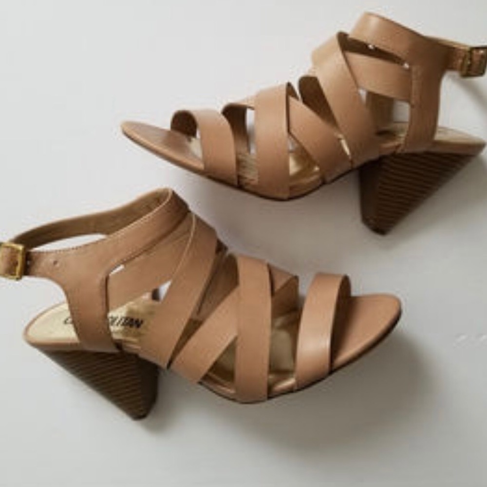 COSMOPOLITAN WOMENS STRAPPY SANDALS SIZE 8M